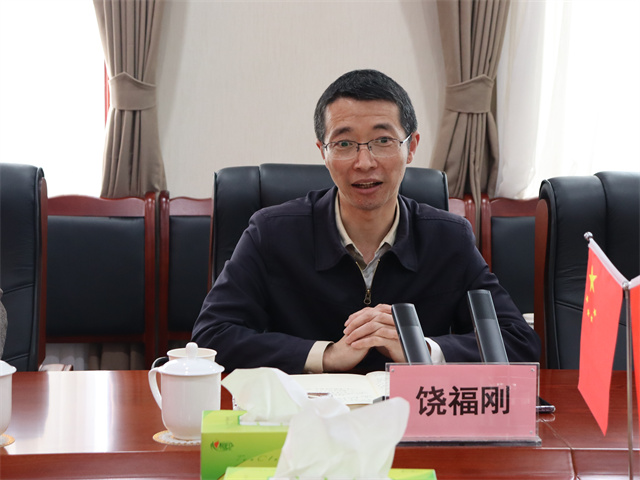 鄧華會見宜賓市供銷社黨委書記、理事會主任饒福剛一行